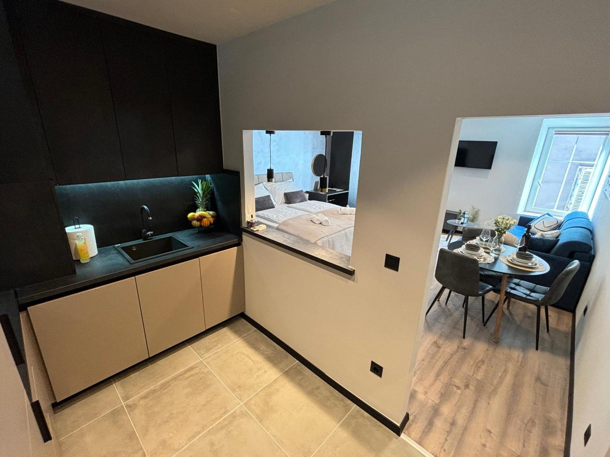 Studio Apartman Versi Old Town Zadar Exterior foto